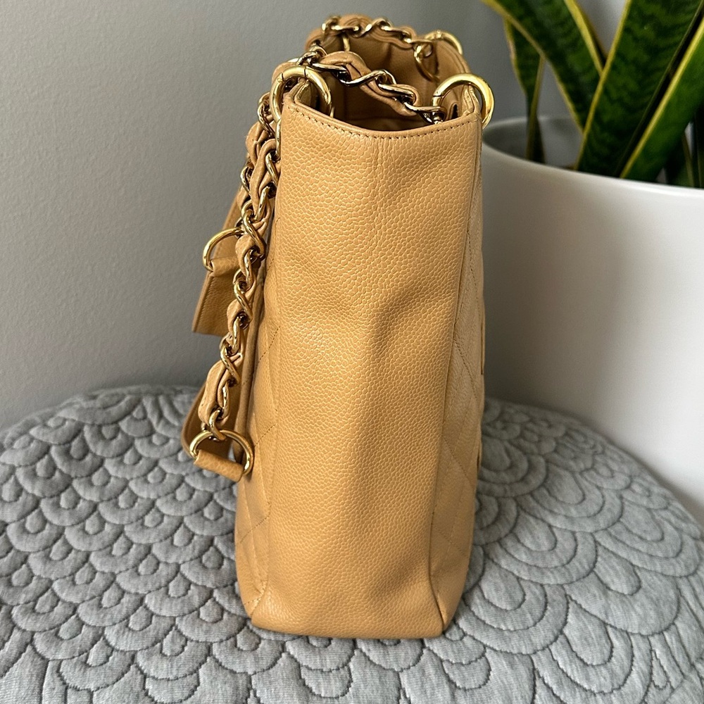 EUC💛Chanel Caviar Leather Petite Shopping Tote Beige - Picture 6 of 15